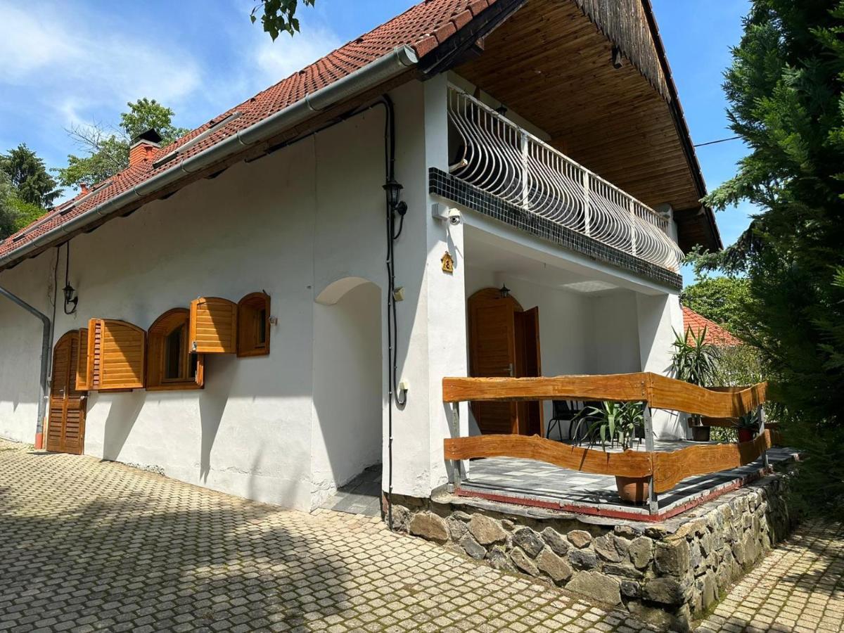 Zalaszanto Parraghegy Apartmanヴィラ エクステリア 写真